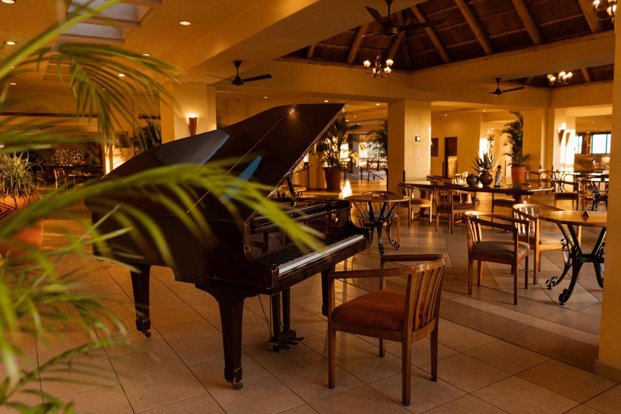 Elephant Hills Resort Victoria Falls Eksteriør bilde